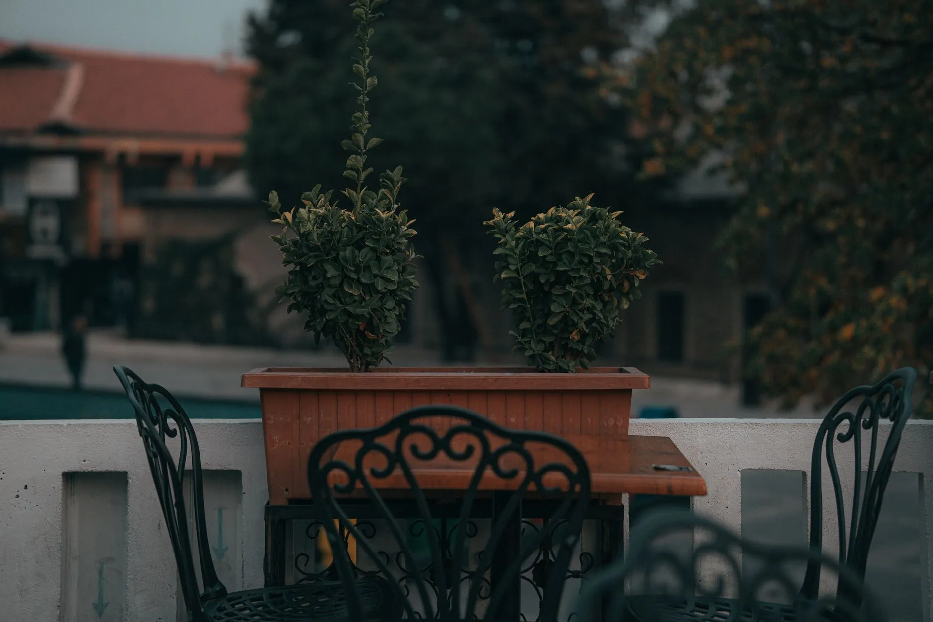 How to Choose Patio Furniture for Small Spaces